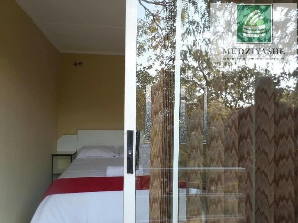 Mudziyashe Resort Lodge Harare Esterno foto